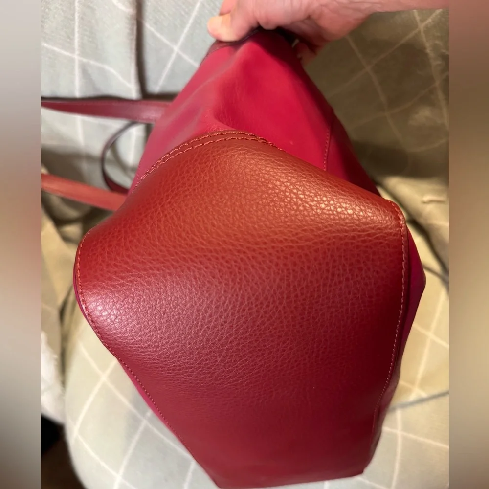 Coach - Tote 27 Colorblock w/Horse & Carriage 2021
EUC - Pebbled Leather - Picture 5 of 14